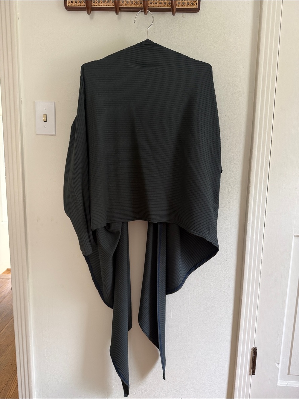 ✨hackwith design house wrap top✨